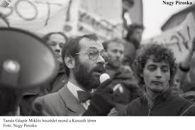 Tamás gáspár miklós filozófus, közéleti személyiség. 1988 Marcius 15 Demonstraciok A Fovarosban 1988 Marcius 15 En Tuntetesek Demonstraciok 1988 1989