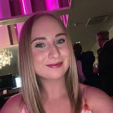 Laura McCabe (@lauramccabe92)