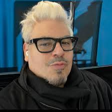 Marina Squerciati and Torrey DeVitto have a special message for the  ChiHards! 💙❤️