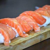 6 wild salmon filet portions (plus salt and pepper to season) 1 cup cooked white or brown rice (1/2 cup uncooked rice + 1 cup water) 1 cup fresh cooked crab meat 1 cup fresh cooked prawns, chopped roughly 1 cup panko breadcrumbs 1 t salted butter 1/2 large yellow. Costco Seafood Stuffed Salmon Recipes Tasty Query