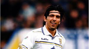 Der 42 jahre alte buffon soll sich beim sieg bei parma calcio am vergangenen wochenende gegenüber teamkollege manolo portanova. 2ql7x7s1w4lxwm