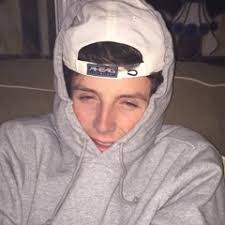 Stream Dylan Holmes music