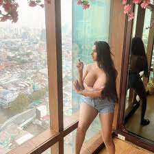 sex in a nice ass hotel room by the windows looking over the city top too?  😍😩 t.cotjRPkGVNBl