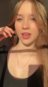 Kelsey Upton's Instagram, Twitter & Facebook