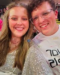 Caitlin Perkins's Instagram, Twitter & Facebook