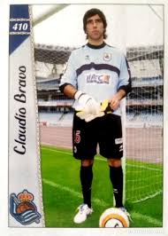 Desde entonces, el club sí que apostó por cubrir la ausencia de claudio bravo con gero rulli pagando. 410 Claudio Bravo Real Sociedad Mundicromo Comprar Cromos De Futbol Antiguos En Todocoleccion 92934945
