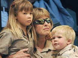 Who are steve irwin's children bindi and robert and how old are they? Here S What Crocodile Hunter Kid Bindi Irwin Looks Like Today