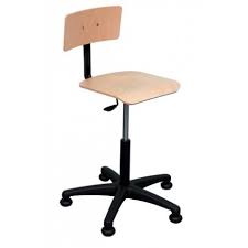 Pour cela les assises et dossiers des chaises et sièges d'atelier doivent être à la fois souples et doux pour recevoir. Chaise D Atelier
