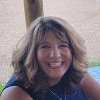 Kelli Johnston's Instagram, Twitter & Facebook