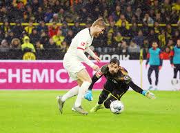 Um carioca que se sente curitibano de coração e. Dortmund Keeping Tabs On Top Polish Serie A Goalkeepers As Burki S Successor