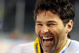 Jaromír jágr was born on february 15, 1972 in kladno, czechoslovakia. 16 11 2015 Patronem Jednoho Z Obrazu Osme Aukce Je Jaromir Jagr Novinky Andelska Aukce