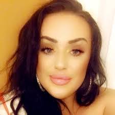 Leigh Rodgers's Instagram, Twitter & Facebook