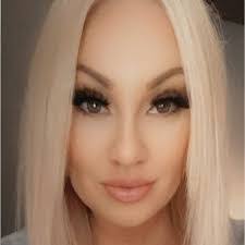 Bailey Hostetler's Instagram, Twitter & Facebook