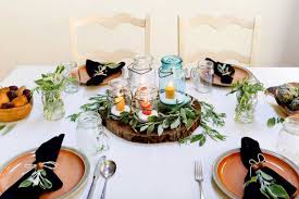 Dekorasi ruang dining yg bagus memang pada hiasannya tetapi ia adalah juga tentang makanan. Tips Menata Meja Makan Untuk Makan Bersama Keluarga Di Hari Lebaran Halaman All Kompas Com
