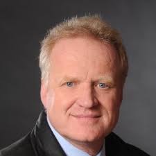 25 Jahre Mitglied beim MAS Der Präsident Peter Stolle dankt Dr. Josef…