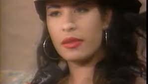 Parece mentira que hace 23 años la selena quintanilla ya no está con nosotros, pero al ser una excelente artista, jamás será olvidada. Veronica Castro Recuerda El Regalo Que Le Hizo Selena Quintanilla A 24 Anos Del Asesinato De La Reina Del Tex Mex Realities Pequenos Gigantes Univision