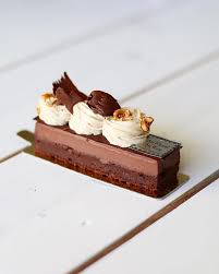 Le Cafe Tonka De Chez Au Chant Du Coq A Versaille Biscuit Chocolat Moelleux Ganache A La Feve De Tonka Chantilly Cafe Ces Tr Cheesecake Patisserie Desserts