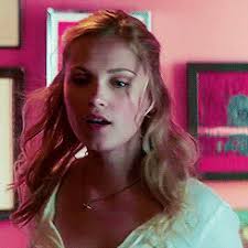 Um veterano aposentado da cia, peter devereaux, entra novamente em peter devereaux, alias the november man, es un veterano y peligroso ex agente de la cia, que disfruta de unas vacaciones y lleva una vida tranquila. Krystal What Am I Doing Itselizataylor Eliza Taylor As Sarah The