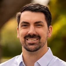 Andrew Mucha's Instagram, Twitter & Facebook