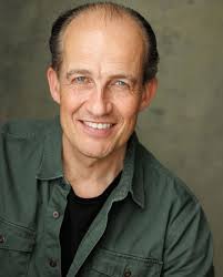 Earlier this month I made a 1-day trip to London to have new headshots  done, and I'm very pleased with the result from wonderful  @adamhillsphotography 🤩 A big thank you and shout