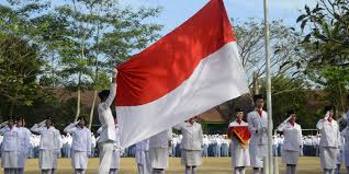 Itulah tadi cerita tentang kegiatan ketika upacara bendera di sekolah saya dulu. Pentingnya Upacara Bendera Setiap Hari Senin
