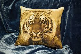 Arredamento on line mobili on line. Vendita Arazzo Cuscino Tigre Arazzi Moderni