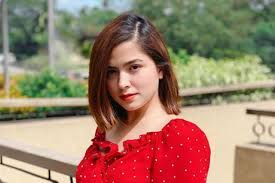 She is an actress, known for the killer bride (2019), maalaala mo kaya (1991) and nasaan ka, elisa? Twitterverse Thinks Alexa Ilacad Is Perfect Choice For Young Bobbie In Four Sisters And A Wedding Prequel