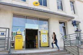 En vaucluse, face à la crise sanitaire plusieurs bureaux de poste sont désormais fermés au public, mais treize bureaux de poste prioritaires restent ouverts ce mardi 17 mars et jusqu'à nouvel ordre. Coronavirus Un Seul Bureau De Poste Ouvert A Saint Denis Le Maire S Insurge Et Demande Une Reaction Actu Seine Saint Denis