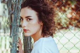 #simone mardones · así luce la joven que llegó a tomarse la segunda temporada de amango y que luego se alejó de la tv · ex chica amango comparte su gran . Simone Mardones Y El Dificil Momento Que Vivio Simplemente Explote Mega