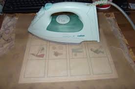 Plastifier Sans Plastifieuse Placer Un Drap La Pochette Plastique Avec Dedans Le Doc Et Ensuite Le Papier Plastifieuse Bricolage Facile Idee Bricolage Facile