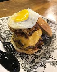 Baru buka sekitar 4 bulan, lawless burgerbar memiliki sajian burger enak seperti the lemmy, sabbath burger, motley burg, amdaldan hingga madballs. Clozetteindonesia Your Fashion Social Network