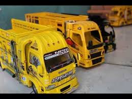 Mini truk adalah varian jepang dari truk amerika kerah biru, dan mereka datang dalam banyak gaya, termasuk platform tertutup, platform datar dan. Inspiratif Pria Ini Olah Limbah Kayu Jadi Miniatur Truk Jumbo By Dedjoem