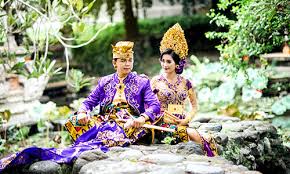 20 pil dihajar dengan batu surya, kamis, 19 maret 2009. Foto Prewedding Profesional Salon Wedding Di Bali