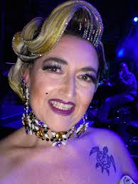 Hello, I'm Vivian, I'm from the USA