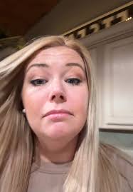 The Screenshot Queen: Capturing Facebook Drama