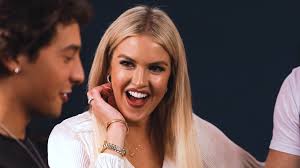 Prism Plus (Gimmick and Online Instructions) by Joshua Jay