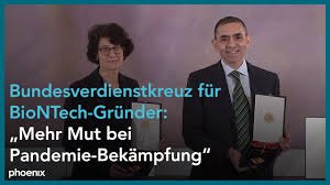 Özlem türeci ve eşi prof. Bundesverdienstkreuz Fur Biontech Grunder Ozlem Tureci Und Ugur Sahin Youtube