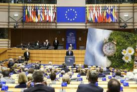 Czas letni to czas lokalny, który dany kraj przyjmuje dla pewnego okresu roku, zazwyczaj wyprzedzający o godzinę standardowy czas strefowy. Zmiana Czasu W Polsce 2021 Ostatni Raz To Koniec Z Przestawianiem Zegarka Eska Pl