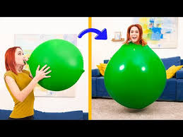 Woohoo rooms chueca is centrally located in the chueca district, 100 metres from madrid's famous gran via, 10 minutes' walk from puerta del sol square and. 15 Tours Et Jeux Geniaux Avec Des Ballons A L Interieur D Un Ballon Geant Youtube