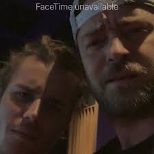 Imagine missing a FaceTime from Justin Bieber and Justin Timberlake. 😩
