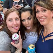 My little nugget Waffles is 8 months. She is currently eating Science Diet  puppy but has started scratching and chewing her paws. What food do you  recommend to help with allergies or