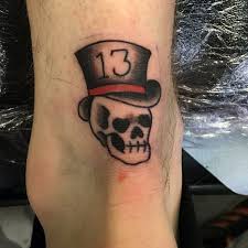Zonas para tatuajes de cuchillo. 35 Tatuajes De Calaveras Con Sombreros Con El Significado