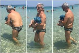 Archive for the 'nicky vendola' category. Mammo E Sirenetto Le Foto Di Nichi Vendola E La Prima Estate Al Mare Con Il Figlio Tobia Cronache