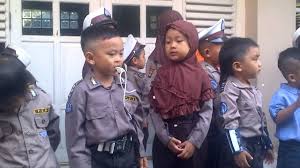 Jangan lupa untuk menekan tombol subscribe nya. 71 Gambar Anak Tk Pakai Baju Polisi Paling Hist Gambar Pixabay