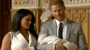 The baby's middle name honors princess diana , harry's beloved mother who died in a 1997 car crash in paris. Meghan Harry Und Baby Sussex Das Erste Foto Und Immer Noch Kein Name Leute Bild De