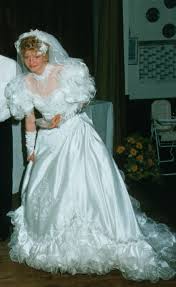 Check spelling or type a new query. 140 Brautkleider 80er Und 90er Ideen In 2021 Braut Kleider Brautkleid