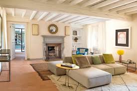 Una Casa Colonica Ultracomfort Immersa In Una Campagna Gentile A Sud Di Milano Progettazione Interni Casa Case Arredamento Di Design