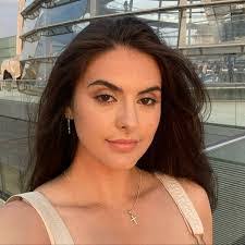 Danielle Kantor's Instagram, Twitter & Facebook