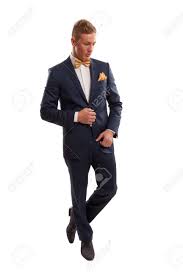 Fliege dunkelblau erfahrung die ausgezeichnetesten fliege dunkelblau auf einen blick. Elegante Gentleman Tragt Einen Dunkelblauen Anzug Und Eine Gelbe Fliege Lizenzfreie Fotos Bilder Und Stock Fotografie Image 25267346