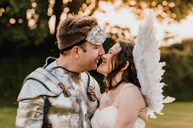To bring her romeo and juliet theme to life, caroline says she spent hours searching for the perfect venue until she found the abandoned cuban castle their wedding planner helped with the process so caroline and stephane were fully involved. Romeo And Juliet Rock N Roll Bride